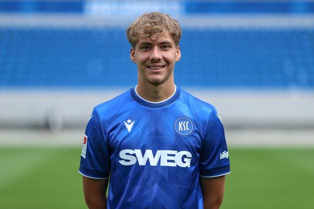 Meiko Waeschenbach (Karlsruher SC, 21), GER, Karlsruher SC (KSC, Karlsruhe), Fussball, 2. Bundesliga, Portaettermin, Spielzeit 2025 2026, 09.07.2025, DFL REGULATIONS PROHIBIT ANY USE OF PHOTOGRAPHS AS IMAGE SEQUENCES AND OR QUASI-VIDEO, GER, Karlsruher SC (KSC, Karlsruhe), Fussball, 2. Bundesliga, Portraettermin, Spielzeit 2025 2026, 09.07.2025 Karlsruhe