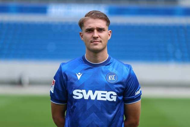Ali-Eren Ersungur (Karlsruher SC, 27), GER, Karlsruher SC (KSC, Karlsruhe), Fussball, 2. Bundesliga, Portaettermin, Spielzeit 2025 2026, 09.07.2025, DFL REGULATIONS PROHIBIT ANY USE OF PHOTOGRAPHS AS IMAGE SEQUENCES AND OR QUASI-VIDEO, GER, Karlsruher SC (KSC, Karlsruhe), Fussball, 2. Bundesliga, Portraettermin, Spielzeit 2025 2026, 09.07.2025 Karlsruhe
