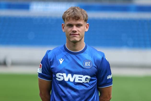 Niclas Duehring (Karlsruher SC, 29), GER, Karlsruher SC (KSC, Karlsruhe), Fussball, 2. Bundesliga, Portaettermin, Spielzeit 2025 2026, 09.07.2025, DFL REGULATIONS PROHIBIT ANY USE OF PHOTOGRAPHS AS IMAGE SEQUENCES AND OR QUASI-VIDEO, GER, Karlsruher SC (KSC, Karlsruhe), Fussball, 2. Bundesliga, Portraettermin, Spielzeit 2025 2026, 09.07.2025 Karlsruhe