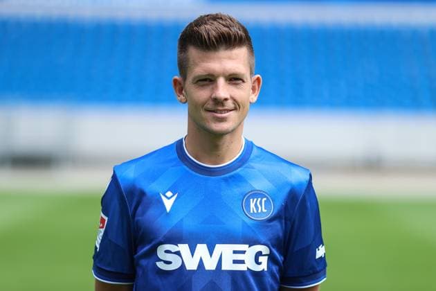 Marvin Wanitzek (Karlsruher SC, 10), GER, Karlsruher SC (KSC, Karlsruhe), Fussball, 2. Bundesliga, Portaettermin, Spielzeit 2025 2026, 09.07.2025, DFL REGULATIONS PROHIBIT ANY USE OF PHOTOGRAPHS AS IMAGE SEQUENCES AND OR QUASI-VIDEO, GER, Karlsruher SC (KSC, Karlsruhe), Fussball, 2. Bundesliga, Portraettermin, Spielzeit 2025 2026, 09.07.2025 Karlsruhe