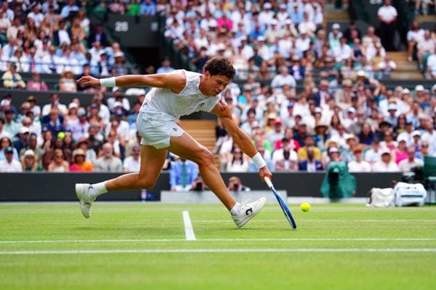 Ben Shelton during his quarter final match Wimbledon Tennis Championships, Day 10, The All England Lawn Tennis and Croquet Club, London, UK - 09 Jul 2025London The All England Lawn Tennis and United Kingdom  Copyright: xJavierxGarcia Shutterstockx 15389393dp