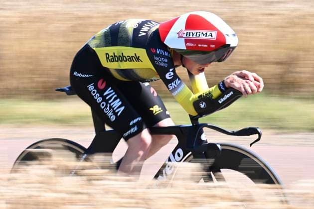 Tour de France 2025 Stage 5 CAEN, FRANCE - JULY 09 : Vingegaard Jonas (DEN) of Team Visma Lease a Bike during stage 5 of the 112th edition of Tour de France an UCI World Tour 2.UWT Individual Time Trial stage for Men Elite of 33 km with start in Caen and finish in Caen on July 9, 2025 in Caen, France, 09 07 2025 ( Motordriver Kenny Verfaillie - Caen France  Copyright: xVincentxKalutx