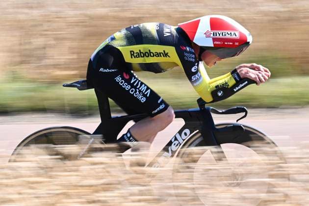 Tour de France 2025 Stage 5 CAEN, FRANCE - JULY 09 : Vingegaard Jonas (DEN) of Team Visma Lease a Bike during stage 5 of the 112th edition of Tour de France an UCI World Tour 2.UWT Individual Time Trial stage for Men Elite of 33 km with start in Caen and finish in Caen on July 9, 2025 in Caen, France, 09 07 2025 ( Motordriver Kenny Verfaillie - Caen France  Copyright: xVincentxKalutx