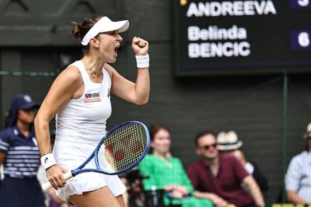 Belinda Bencic, SUI, during quarterfinal of 2025 All England Lawn Tennis Championships at Wimbledon, womens singles, London, 09 07 2025; -