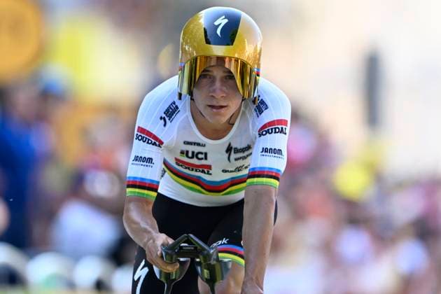 Tour de France 2025 Stage 5 CAEN, FRANCE - JULY 09 : Evenepoel Remco (BEL) of Soudal Quick-Step during stage 5 of the 112th edition of Tour de France an UCI World Tour 2.UWT Individual Time Trial stage for Men Elite of 33 km with start in Caen and finish in Caen on July 9, 2025 in Caen, France, 09 07 2025 ( Motordriver Kenny Verfaillie - Caen France  Copyright: xJanxDexMeuleneirx