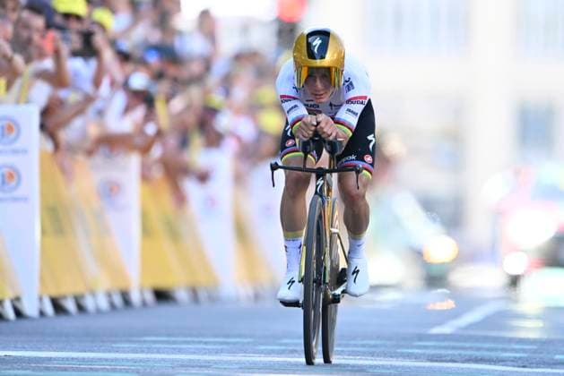 Tour de France 2025 Stage 5 CAEN, FRANCE - JULY 09 : Evenepoel Remco (BEL) of Soudal Quick-Step during stage 5 of the 112th edition of Tour de France an UCI World Tour 2.UWT Individual Time Trial stage for Men Elite of 33 km with start in Caen and finish in Caen on July 9, 2025 in Caen, France, 09 07 2025 ( Motordriver Kenny Verfaillie - Caen France  Copyright: xJanxDexMeuleneirx