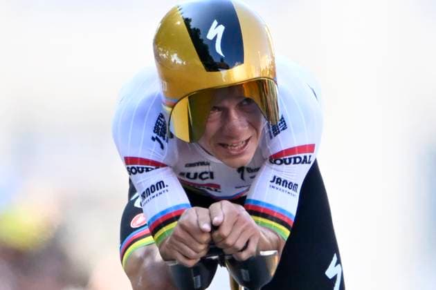 Tour de France 2025 Stage 5 CAEN, FRANCE - JULY 09 : Evenepoel Remco (BEL) of Soudal Quick-Step during stage 5 of the 112th edition of Tour de France an UCI World Tour 2.UWT Individual Time Trial stage for Men Elite of 33 km with start in Caen and finish in Caen on July 9, 2025 in Caen, France, 09 07 2025 ( Motordriver Kenny Verfaillie - Caen France  Copyright: xJanxDexMeuleneirx