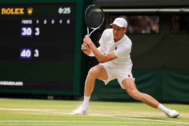 Jannik Sinner during his Quarter Final match Wimbledon Tennis Championships, Day 10, The All England Lawn Tennis and Croquet Club, London, UK - 09 Jul 2025London The All England Lawn Tennis and United Kingdom  Copyright: xEllaxLing Shutterstockx 15389395y