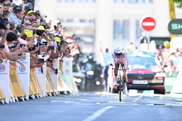 Tour de France 2025 Stage 5 CAEN, FRANCE - JULY 09 : Pogacar Tadej (SLO) of UAE Team Emirates during stage 5 of the 112th edition of Tour de France an UCI World Tour 2.UWT Individual Time Trial stage for Men Elite of 33 km with start in Caen and finish in Caen on July 9, 2025 in Caen, France, 09 07 2025 ( Motordriver Kenny Verfaillie - Caen France  Copyright: xJanxDexMeuleneirx