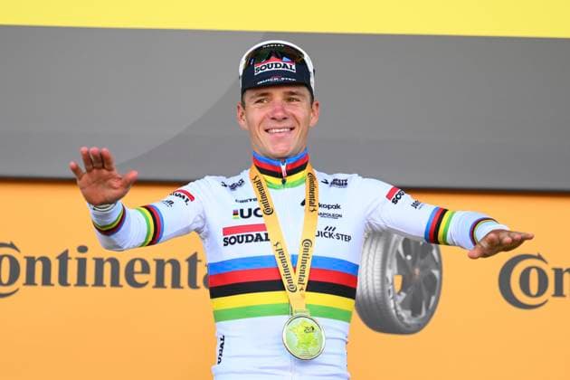 Tour de France 2025 Stage 5 CAEN, FRANCE - JULY 09 : Evenepoel Remco (BEL) of Soudal Quick-Step pictured during the podium ceremony of stage 5 of the 112th edition of Tour de France an UCI World Tour 2.UWT Individual Time Trial stage for Men Elite of 33 km with start in Caen and finish in Caen on July 9, 2025 in Caen, France, 09 07 2025 ( Motordriver Kenny Verfaillie - Caen France  Copyright: xVincentxKalutx