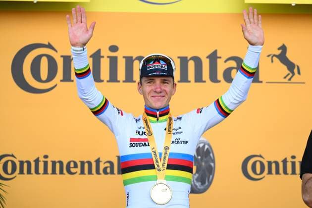 Tour de France 2025 Stage 5 CAEN, FRANCE - JULY 09 : Evenepoel Remco (BEL) of Soudal Quick-Step pictured during the podium ceremony of stage 5 of the 112th edition of Tour de France an UCI World Tour 2.UWT Individual Time Trial stage for Men Elite of 33 km with start in Caen and finish in Caen on July 9, 2025 in Caen, France, 09 07 2025 ( Motordriver Kenny Verfaillie - Caen France  Copyright: xVincentxKalutx