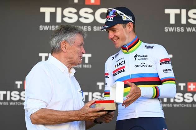 Tour de France 2025 Stage 5 CAEN, FRANCE - JULY 09 : Bernard Thevenet and Evenepoel Remco (BEL) of Soudal Quick-Step pictured during the podium ceremony of stage 5 of the 112th edition of Tour de France an UCI World Tour 2.UWT Individual Time Trial stage for Men Elite of 33 km with start in Caen and finish in Caen on July 9, 2025 in Caen, France, 09 07 2025 ( Motordriver Kenny Verfaillie - Caen France  Copyright: xVincentxKalutx