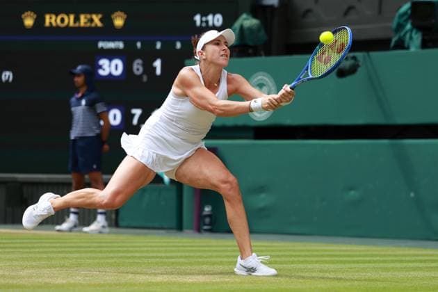 Belinda Bencic (SUI), Damen Einzel, Ladies Singles Tennis - Wimbledon 2025 - Grand Slam ITF ATP, Tennis Herren WTA, Tennis Damen - AELTC - London - - Great Britain - 9 July 2025. Belinda Bencic (SUI), Damen Einzel, Ladies Singles Tennis - Wimbledon 2025 - Grand Slam ITF ATP WTA - AELTC - London - - Great Britain - 9 July 2025. Copyright: xJuergenxHasenkopfx