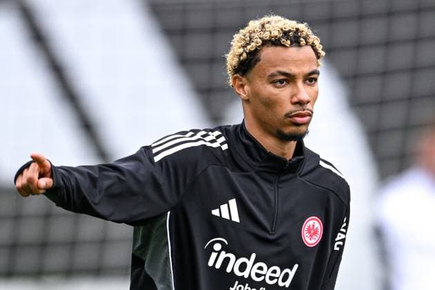 Hugo Ekitike (Eintracht Frankfurt, 11) gestikuliert, GER, Eintracht Frankfurt, Trainingsauftakt, Fussball, Bundesliga, Saison 2025 2026, 09.07.2025. GER, Eintracht Frankfurt, Trainingsauftakt, Fussball, Bundesliga, Saison 2025 2026, 09.07.2025. Frankfurt am Main Copyright: xEibner-Pressefoto FlorianxWiegandx EP_FWD