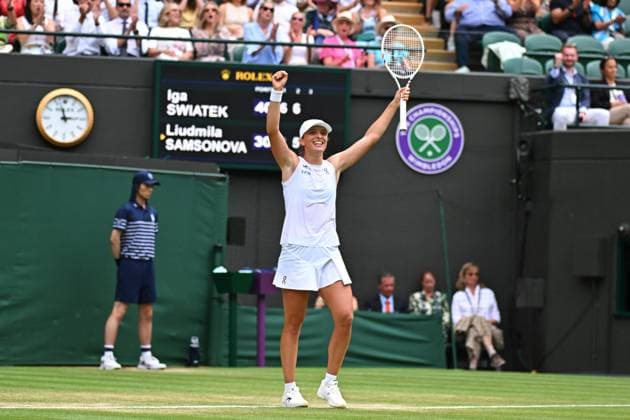 Wimbledon - Quarter Final Round Iga Swiatek (POL) during her quarter final round match at the 2025 Wimbledon Championships at the AELTC in London, GREAT BRITAIN, on July 9, 2025. Photo by Corinne Dubreuil ABACAPRESS.COM London United Kingdom  Copyright: xDubreuilxCorinne ABACAx