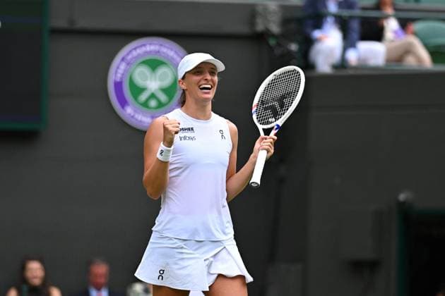 Wimbledon - Quarter Final Round Iga Swiatek (POL) during her quarter final round match at the 2025 Wimbledon Championships at the AELTC in London, GREAT BRITAIN, on July 9, 2025. Photo by Corinne Dubreuil ABACAPRESS.COM London United Kingdom  Copyright: xDubreuilxCorinne ABACAx