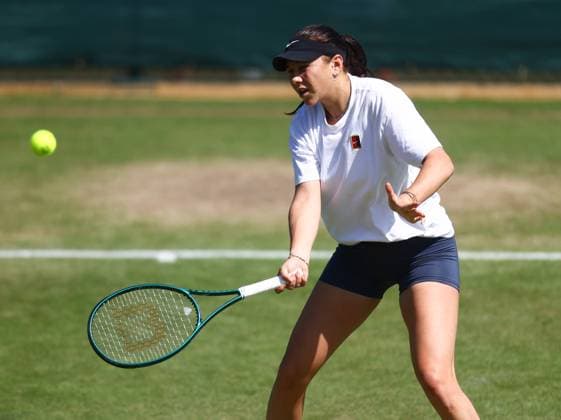 Wimbledon Championships 2025 AELTC, Day Eleven London, UK - 10 07 2025 Amanda Anisimova (USA) practices in Aorangi Park at Wimbledon ahead of her Semi Final match against Aryna Sabalenka in the 2025 Championships London Wimbledon London GBR, UK NEWSPAPERS OUT Copyright: xMarkxGreenwoodx