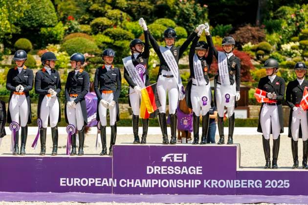 KRONBERG - FEI European Championship, EM, Europameisterschaft Dressage for Young Riders and U25 2025, KRONBERG - FEI European Championship Dressage for Young Riders and U25 2025 Team Germany, Team Deutschland BAUMGUERTEL Lana-Pinou (GER), BAUMGUERTEL Lucie-Anouk (GER), KINDLER Celestine (GER), OATLEY Rose (GER) Medal Ceremony Young Riders Teams FEI Young Riders Team Test 2nd part Kronberg, Gestüt Schafhof 10. July 2025 - *** KRONBERG FEI European Championship Dressage for Young Riders and U25 2025, KRONBERG FEI European Championship Dressage for Young Riders and U25 2025 Team Germany, Team Germany BAUMGUERTEL Lana Pinou GER , BAUMGUERTEL Lucie Anouk GER , KINDLER Celestine GER , OATLEY Rose GER Medal Ceremony Young Riders Teams FEI Young Riders Team Test 2nd part Kronberg, Gestüt Schafhof 10 July 2025