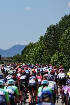 The pack riders during the 5th stage of the Giro d™Italia Women, from Mirano to Monselice, Italy Thursday, July 10, 2025. - cycling .  Copyright: xAlessandroxGarofalo LaPressex