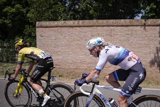 Team Visma Lease A Bike™s Vos Marianne, Team Sd Worx - Protime™s Wiebes Lorena during the 5th stage of the Giro d™Italia Women, from Mirano to Monselice, Italy Thursday, July 10, 2025. - cycling .  Copyright: xMarcoxAlpozzi LaPressex