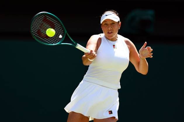 Amanda Anisimova during her semi final match Wimbledon Tennis Championships, Day 11, The All England Lawn Tennis and Croquet Club, London, UK - 10 Jul 2025London The All England Lawn Tennis and United Kingdom  Copyright: xJamesxMarsh Shutterstockx 15390590o