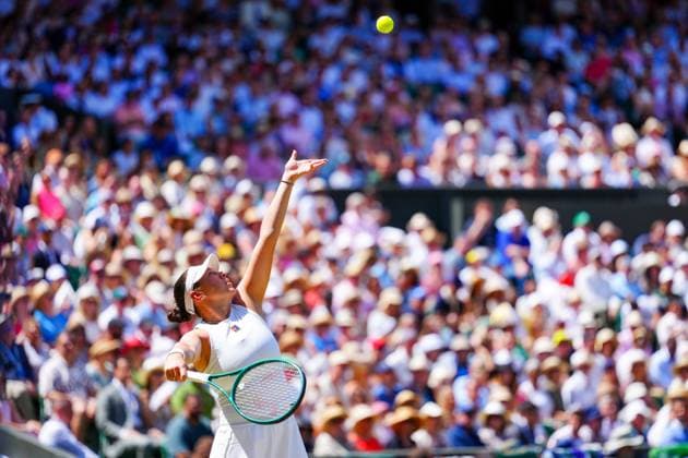 Amanda Anisimova during her semi final match Wimbledon Tennis Championships, Day 11, The All England Lawn Tennis and Croquet Club, London, UK - 10 Jul 2025London The All England Lawn Tennis and United Kingdom  Copyright: xJavierxGarcia Shutterstockx 15390589ar
