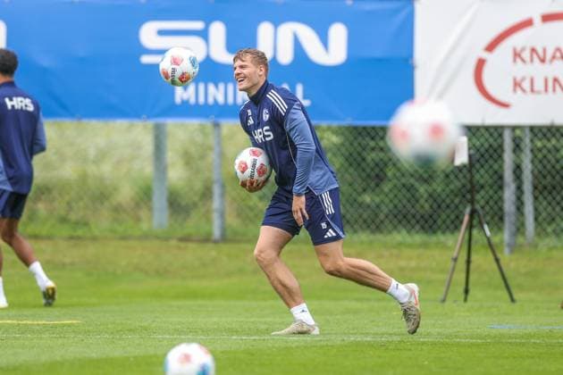 10.07.2025, Fussball, Saison 2025 2026, 2. Bundesliga, Vorbereitung, Sommertrainingslager des FC Schalke 04 in Neustift im Stubaital, Emil Hojlund Hojlund (FC Schalke 04) Neustift Stadion Neustift Tirol Österreich xRHR-FOTO TRx *** 10 07 2025, Football, Season 2025 2026, 2 Bundesliga, Preparation, FC Schalke 04 summer training camp in Neustift im Stubaital, Emil Hojlund Hojlund FC Schalke 04 Neustift Neustift Stadium Neustift Tirol Austria xRHR PHOTO TRx Copyright: TimxRehbein RHR-FOTOx RHR-FOTO TR