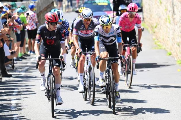 Tour de France 2025 Stage 6 VIRE NORMANDIE, FRANCE - JULY 10 : Yates Simon (GBR) of Team Visma Lease a Bike, Healy Ben (IRL) of EF Education - Easypost, Simmons Quinn (USA) of Lidl - Trek, Van der Poel Mathieu (NED) of Alpecin - Deceuninck, Storer Michael (AUS) of Tudor Pro Cycling Team, Dunbar Eddie (IRL) of Team Jayco AlUla, Barta Will (USA) of Movistar Team, Tejada Harold (COL) of XDS Astana Team during stage 6 of the 112th edition of Tour de France an UCI World Tour 2.UWT cycling road race stage for Men Elite of 201 km with start in Bayeux and finish in Vire Normandie on July 10, 2025 in Vire Normandie, France, 10 07 2025 ( Motordriver Kenny Verfaillie - Vire Normandie France Copyright: xVincentxKalutx