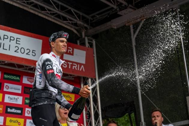 CYCLING - Tour of Austria 2025 SANKT JOHANN,AUSTRIA,10.JUL.25 - CYCLING - Tour of Austria, stage 2, Bischofshofen - Sankt Johann Alpendorf. Image shows the rejoicing of Isaac Del Toro Romero (MEX UAE Team Emirates XRG).  GEPAxpictures xWolfgangxKofler