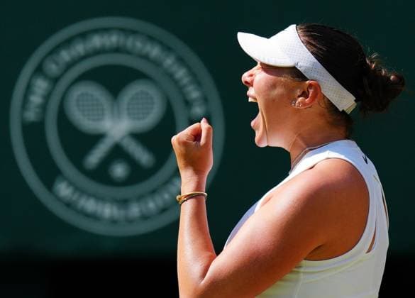 Amanda Anisimova celebrates during her semi final match Wimbledon Tennis Championships, Day 11, The All England Lawn Tennis and Croquet Club, London, UK - 10 Jul 2025London The All England Lawn Tennis and United Kingdom  Copyright: xJavierxGarcia Shutterstockx 15390589eh