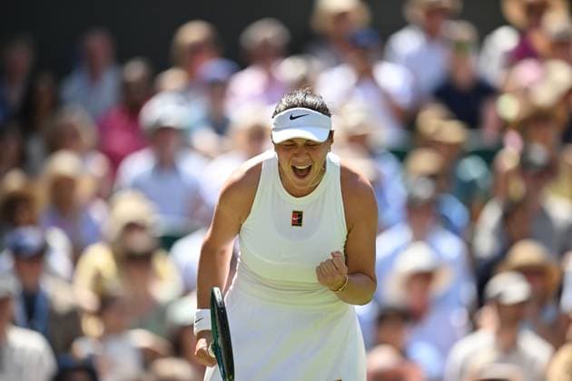 Aryna Sabalenka vs Amanda Anisimova Wimbledon Championships 2025 Day 11, Ladies Singles - Semi Final Centre Court Aryna Sabalenka vs Amanda Anisimova. Amanda Anisimova in action. 10.07.2025  Copyright: xMarcxAspland ThexTimesx NINTCHDBPICT001008971312