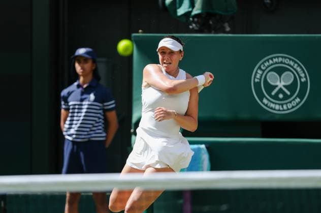 Aryna Sabalenka vs Amanda Anisimova Wimbledon Championships 2025 Day 11, Ladies Singles - Semi Final Centre Court Aryna Sabalenka vs Amanda Anisimova. Amanda Anisimova in action. 10.07.2025  Copyright: xMarcxAspland ThexTimesx NINTCHDBPICT001008973084