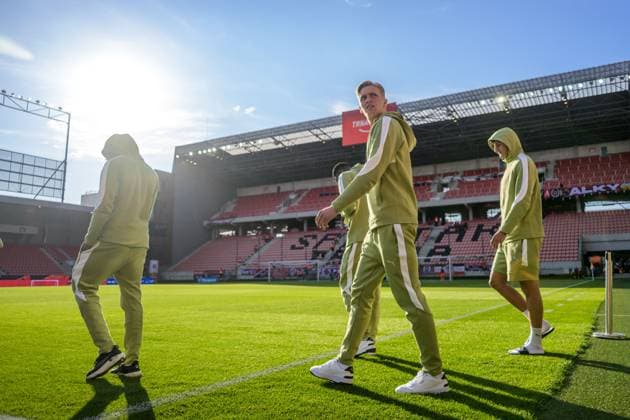 250710 Players of Häcken ahead of the UEFA Europa League qualifier football match between Spartak Trnava and Häcken on July 10, 2025 in Trnava. Photo: Mathilda Schuler BILDBYRAN kod MA MA0843 fotboll football soccer fotball uefa europa league europa league spartak trnava häcken bbeng Copyright: MATHILDAxSCHULER BB250710MA035
