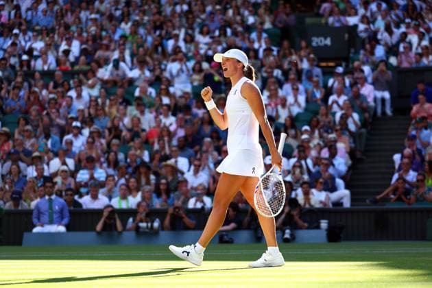 Iga Swiatek celebrates victory in her semi final match Wimbledon Tennis Championships, Day 11, The All England Lawn Tennis and Croquet Club, London, UK - 10 Jul 2025London The All England Lawn Tennis and United Kingdom  Copyright: xJamesxMarsh Shutterstockx 15390590fb