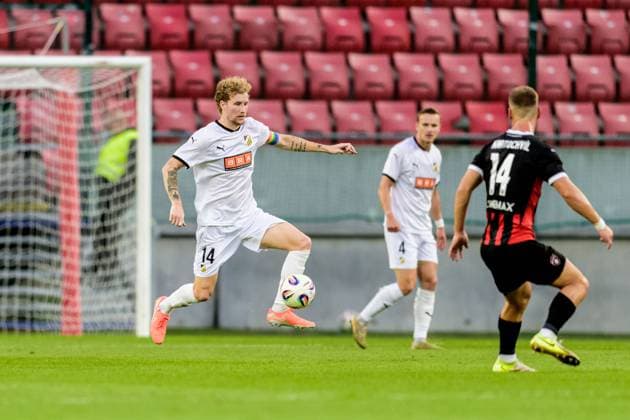 250710 Simon Gustafson of Häcken during the UEFA Europa League qualifier football match between Spartak Trnava and Häcken on July 10, 2025 in Trnava. Photo: Mathilda Schuler BILDBYRAN kod MA MA0843 fotboll football soccer fotball uefa europa league europa league spartak trnava häcken bbeng Copyright: MATHILDAxSCHULER BB250710MA065