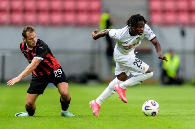 250710 Martin Mikovic of Spartak Trnava and Severin Nioule of Häcken during the UEFA Europa League qualifier football match between Spartak Trnava and Häcken on July 10, 2025 in Trnava. Photo: Mathilda Schuler BILDBYRAN kod MA MA0843 fotboll football soccer fotball uefa europa league europa league spartak trnava häcken bbeng Copyright: MATHILDAxSCHULER BB250710MA067