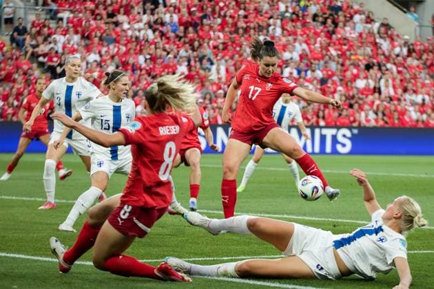 Geneva, Switzerland, July 10th 2025: Svenja Folmli (17 Switzerland) in action during the UEFA Womens EURO 2025 Group A match between Finland and Switzerland at Stade de Geneve in Geneva, Switzerland. (Pedro Porru SheKicks SPP)  Copyright: xPedroxPorrux xSheKicksx xSPPx spp-en-PePoSh-4F8A2833_DxO