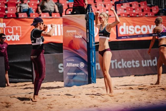 Beachvolleyball Frauen Allianz German Beach Tour 2025 Tourstop München 10.07.2025 v.l. Melanie Gernert und Nele Barber München Zentraler Hochschulsport Münche Bayern Deutschland