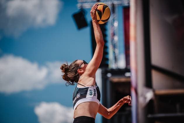 Beachvolleyball Frauen Allianz German Beach Tour 2025 Tourstop München 10.07.2025 Christine Aulenbrock beim Angriff München Zentraler Hochschulsport Münche Bayern Deutschland