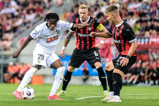 250710 Severin Nioule of Häcken and Roman Prochazka and Michal Tomic of Spartak Trnava during the UEFA Europa League qualifier football match between Spartak Trnava and Häcken on July 10, 2025 in Trnava. Photo: Mathilda Schuler BILDBYRAN kod MA MA0843 fotboll football soccer fotball uefa europa league europa league spartak trnava häcken bbeng Copyright: MATHILDAxSCHULER BB250710MA151