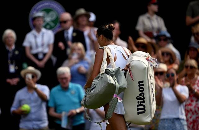 (250711) -- LONDON, July 11, 2025 -- Aryna Sabalenka leaves the court after the women s singles semifinal match between Aryna Sabalenka of Belarus and Amanda Anisimova of the United States at the Wimbledon Tennis Championships in London, Britain, July 10, 2025. ) (SP)BRITAIN-LONDON-TENNIS-WIMBLEDON-WOMEN S SINGLES LixYing 