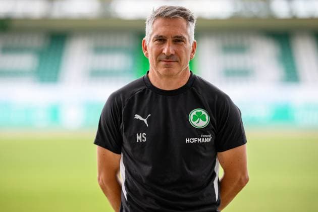 10.07.2025 - SpVgg Greuther Fürth ( Kleeblatt Spielvereinigung ) - 2. BL Fussball Bundesliga - Saison 2025 2026 - Fototermin Porträttermin Vorstellung Präsentation Pressetermin - - Einzelbild Einzelfoto Portrait Porträt Kopfbild - Michael Schleinkofer (Athletik-Trainer SpVgg Greuther Fürth )