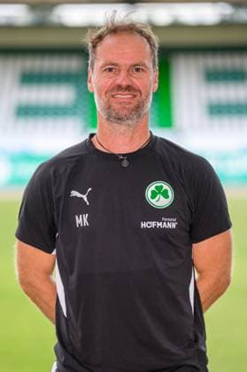 10.07.2025 - SpVgg Greuther Fürth ( Kleeblatt Spielvereinigung ) - 2. BL Fussball Bundesliga - Saison 2025 2026 - Fototermin Porträttermin Vorstellung Präsentation Pressetermin - - Einzelbild Einzelfoto Portrait Porträt Kopfbild - Marco Konrad (Co-Trainer SpVgg Greuther Fürth )