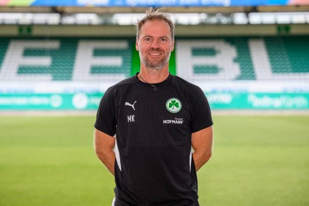 10.07.2025 - SpVgg Greuther Fürth ( Kleeblatt Spielvereinigung ) - 2. BL Fussball Bundesliga - Saison 2025 2026 - Fototermin Porträttermin Vorstellung Präsentation Pressetermin - - Einzelbild Einzelfoto Portrait Porträt Kopfbild - Marco Konrad (Co-Trainer SpVgg Greuther Fürth )