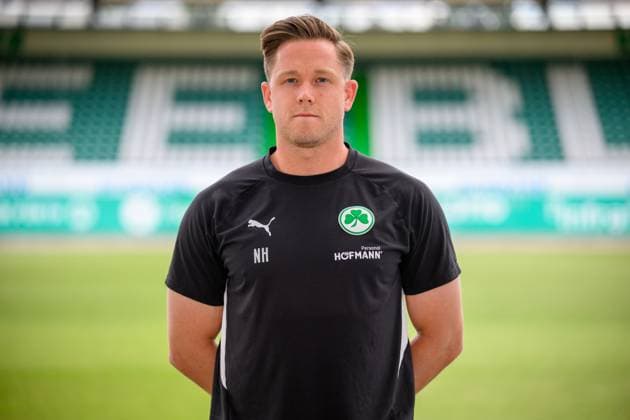 10.07.2025 - SpVgg Greuther Fürth ( Kleeblatt Spielvereinigung ) - 2. BL Fussball Bundesliga - Saison 2025 2026 - Fototermin Porträttermin Vorstellung Präsentation Pressetermin - - Einzelbild Einzelfoto Portrait Porträt Kopfbild - Nico Hildebrandt (Torwarttrainer SpVgg Greuther Fürth )
