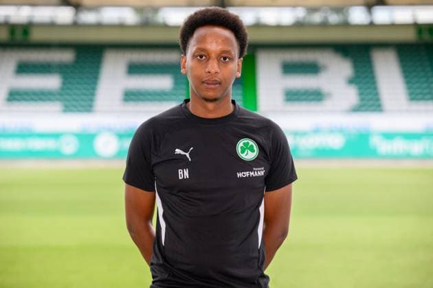 10.07.2025 - SpVgg Greuther Fürth ( Kleeblatt Spielvereinigung ) - 2. BL Fussball Bundesliga - Saison 2025 2026 - Fototermin Porträttermin Vorstellung Präsentation Pressetermin - - Einzelbild Einzelfoto Portrait Porträt Kopfbild - Benjamin Ngarambe (Physio SpVgg Greuther Fürth )