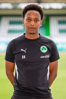 10.07.2025 - SpVgg Greuther Fürth ( Kleeblatt Spielvereinigung ) - 2. BL Fussball Bundesliga - Saison 2025 2026 - Fototermin Porträttermin Vorstellung Präsentation Pressetermin - - Einzelbild Einzelfoto Portrait Porträt Kopfbild - Benjamin Ngarambe (Physio SpVgg Greuther Fürth )