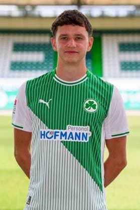 10.07.2025 - SpVgg Greuther Fürth ( Kleeblatt Spielvereinigung ) - 2. BL Fussball Bundesliga - Saison 2025 2026 - Fototermin Porträttermin Vorstellung Präsentation Pressetermin - - Einzelbild Einzelfoto Portrait Porträt Kopfbild - Jakob Engel (35,SpVgg Greuther Fürth )