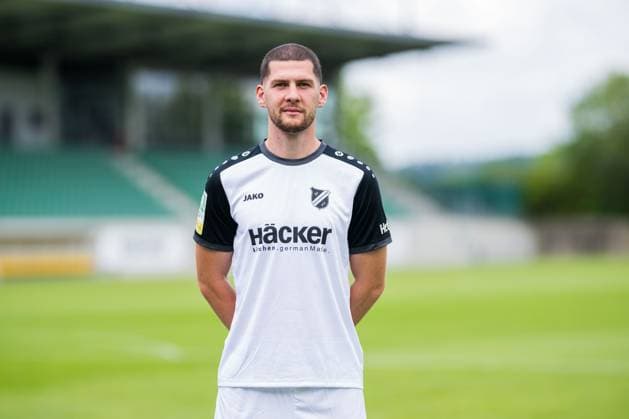 Viktor Miftaraj; SV Rödinghausen; Regionalliga West, Porträttermin 2025 2026. Rödinghausen Nordrhein-Westfalen Deutschland Häcker Wiehenstadion