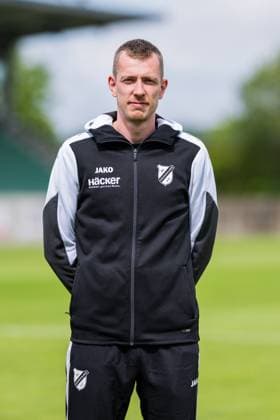 Athletiktrainer und Physiotherapeut Hannes Niemann; SV Rödinghausen; Regionalliga West, Porträttermin 2025 2026. Rödinghausen Nordrhein-Westfalen Deutschland Häcker Wiehenstadion